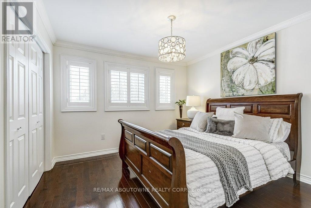 












2080 MCKERLIE CRESCENT

,
Burlington (Rose),




Ontario
L7M4E8

