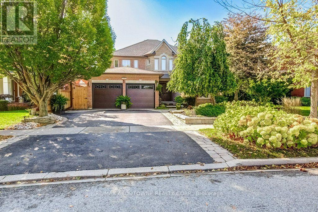 












2080 MCKERLIE CRESCENT

,
Burlington (Rose),




Ontario
L7M4E8

