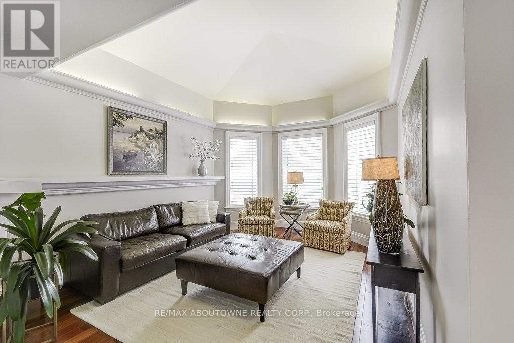 












2080 MCKERLIE CRESCENT

,
Burlington (Rose),




Ontario
L7M4E8

