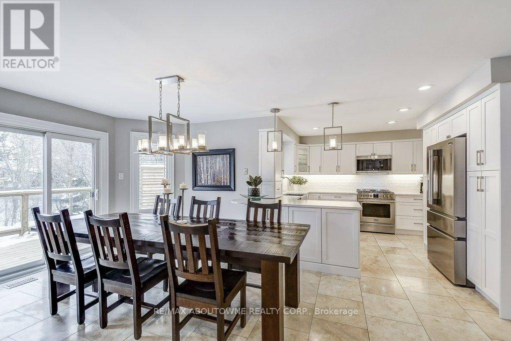 












2080 MCKERLIE CRESCENT

,
Burlington (Rose),




Ontario
L7M4E8

