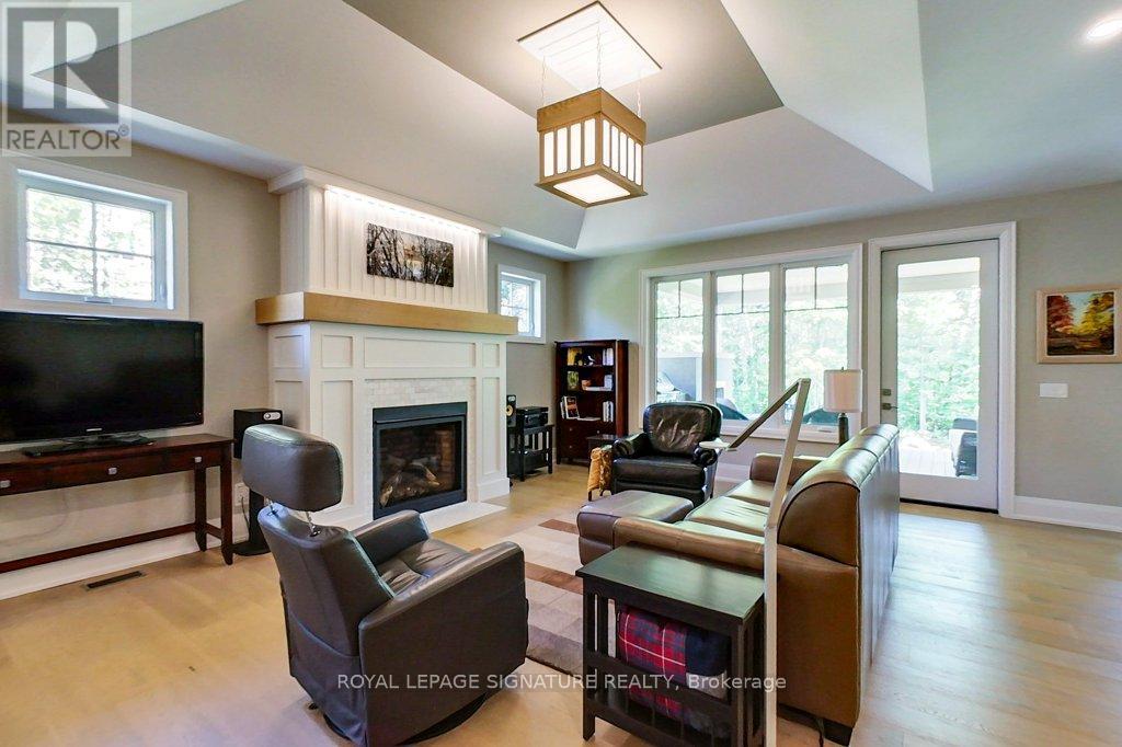 












103 MCMULLEN CRT

,
Blue Mountains,




Ontario
N0H2P0

