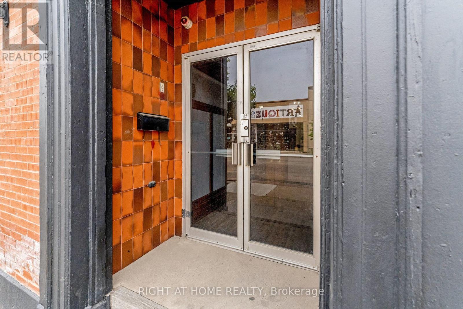 












MAIN - 262 OTTAWA STREET N

,
Hamilton (Crown Point),




Ontario
L8H3Z9


