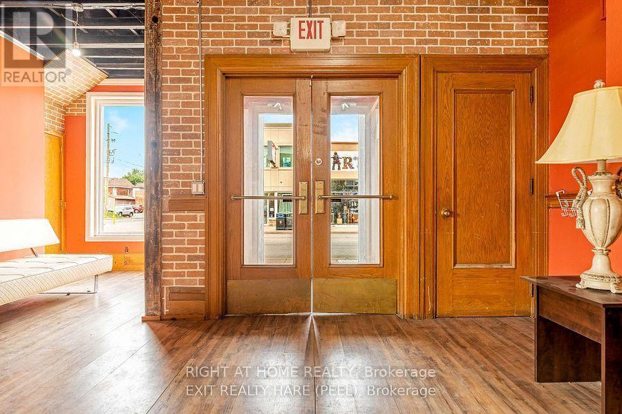 












MAIN - 262 OTTAWA STREET N

,
Hamilton (Crown Point),




Ontario
L8H3Z9

