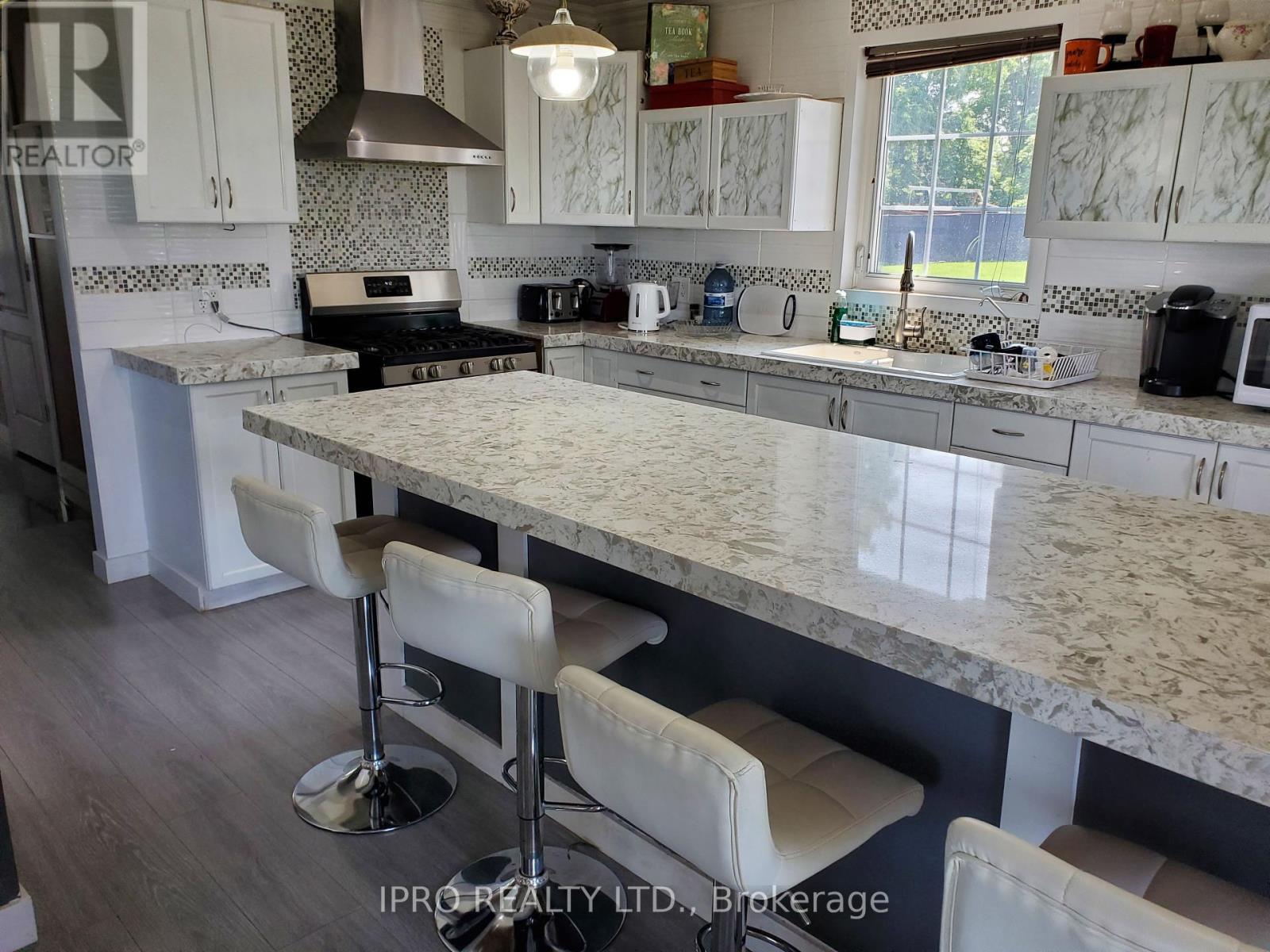 












487412 30TH SIDE ROAD

,
Mono,




Ontario
L0N1S0


