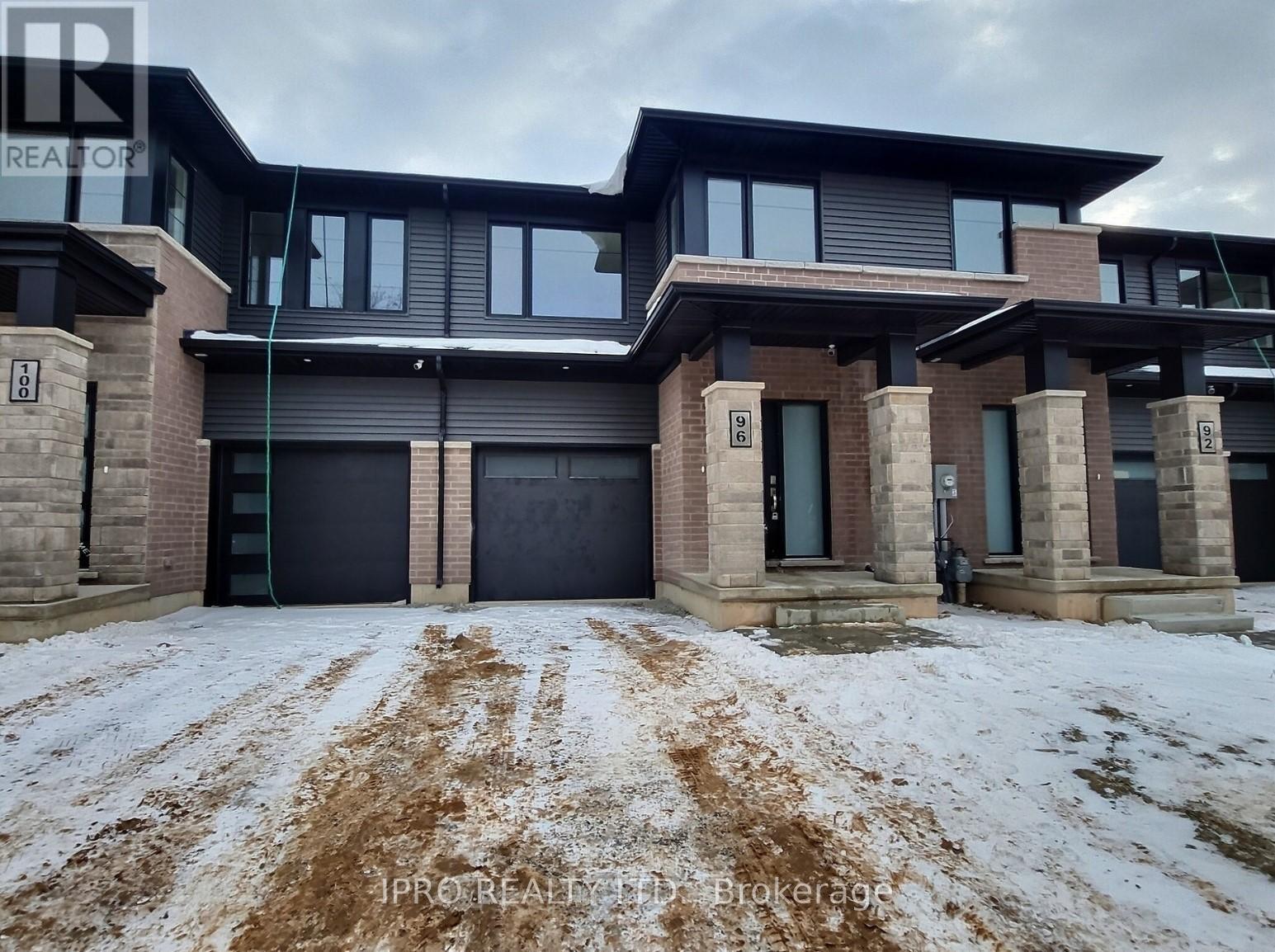 












96 WILLSON DRIVE

,
Thorold (562 - Hurricane/Merrittville),




Ontario
L2V0G7

