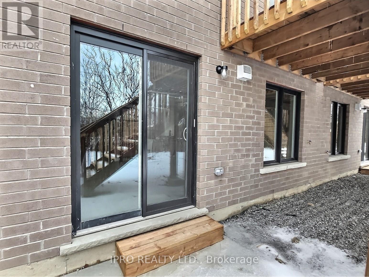 












96 WILLSON DRIVE

,
Thorold (562 - Hurricane/Merrittville),




Ontario
L2V0G7

