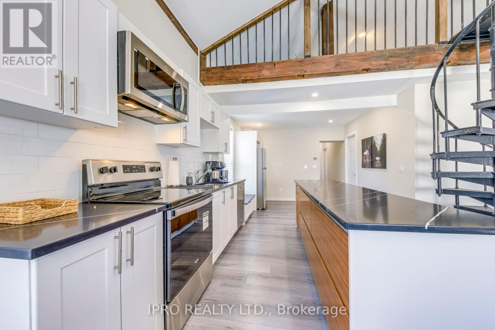 












3590 LAKESHORE ROAD

,
Lincoln (980 - Lincoln-Jordan/Vineland),




Ontario
L0R1B1

