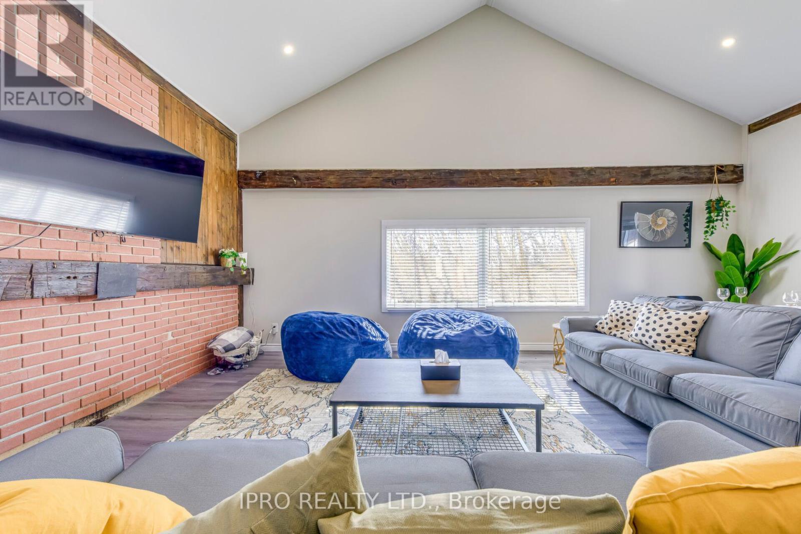 












3590 LAKESHORE ROAD

,
Lincoln (980 - Lincoln-Jordan/Vineland),




Ontario
L0R1B1

