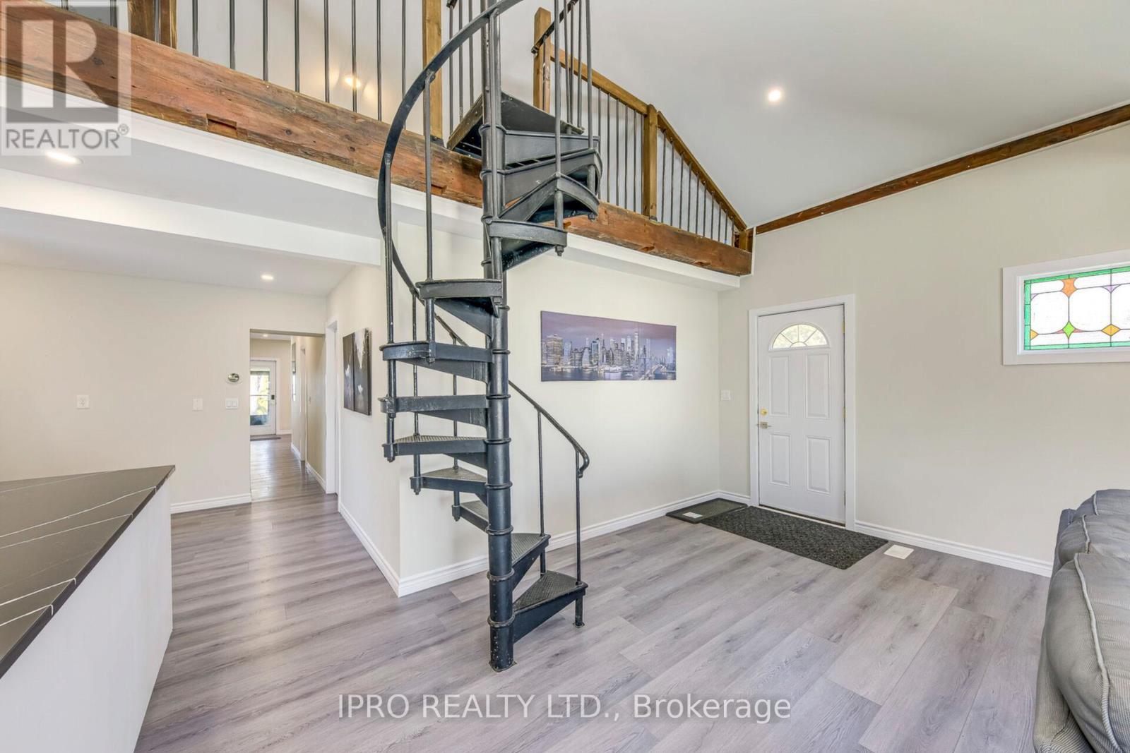 












3590 LAKESHORE ROAD

,
Lincoln (980 - Lincoln-Jordan/Vineland),




Ontario
L0R1B1

