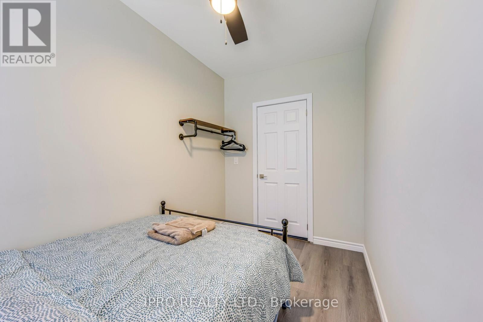 












3590 LAKESHORE ROAD

,
Lincoln (980 - Lincoln-Jordan/Vineland),




Ontario
L0R1B1


