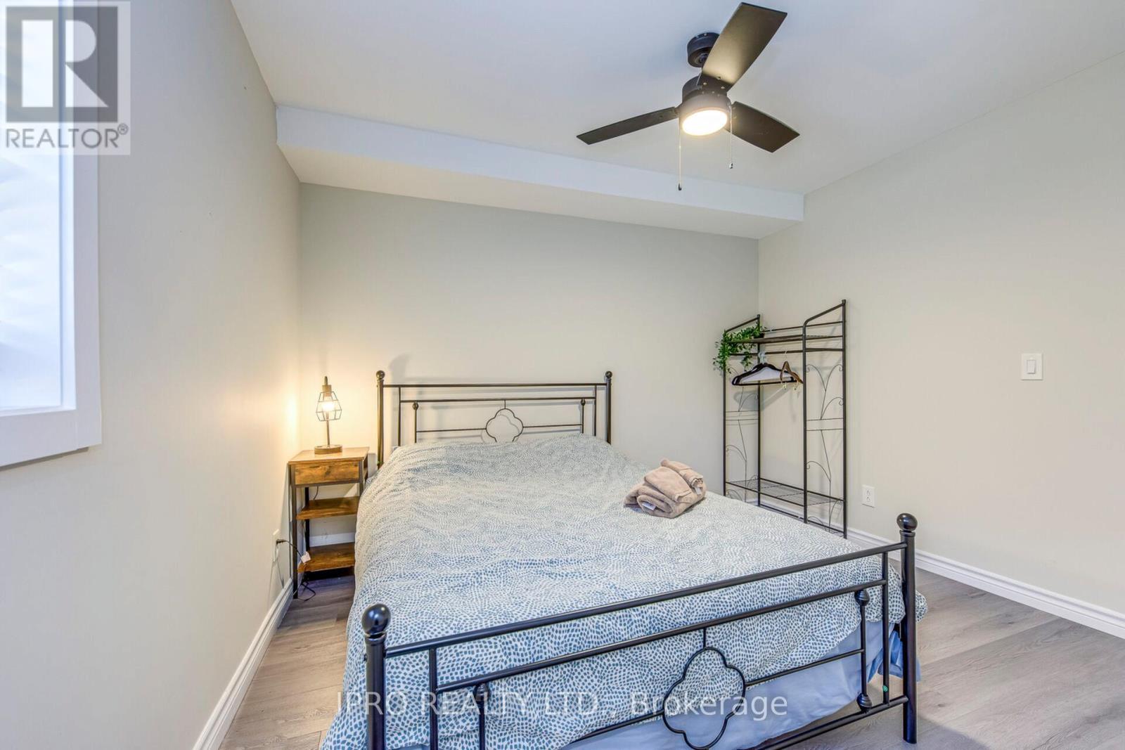 












3590 LAKESHORE ROAD

,
Lincoln (980 - Lincoln-Jordan/Vineland),




Ontario
L0R1B1

