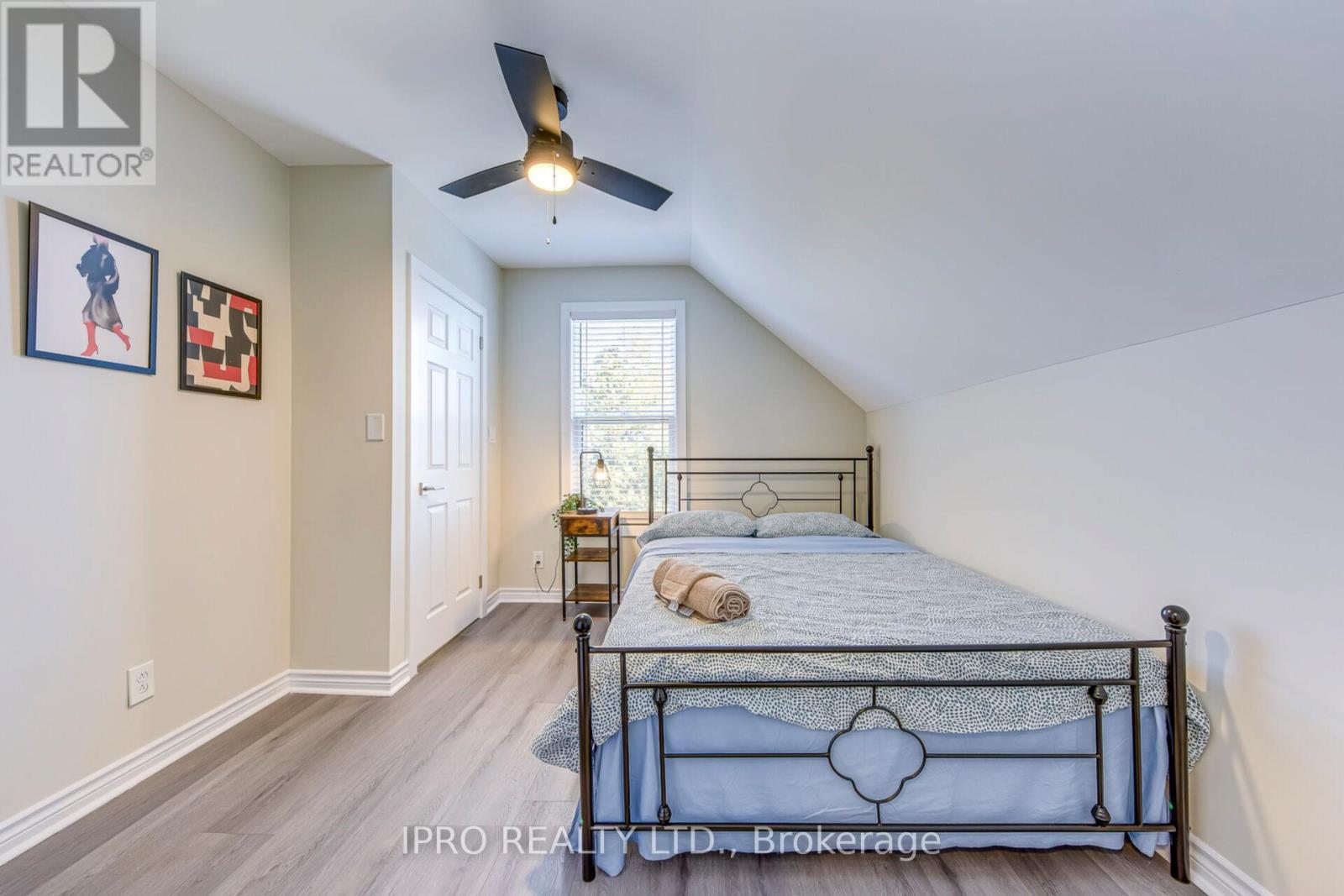












3590 LAKESHORE ROAD

,
Lincoln (980 - Lincoln-Jordan/Vineland),




Ontario
L0R1B1

