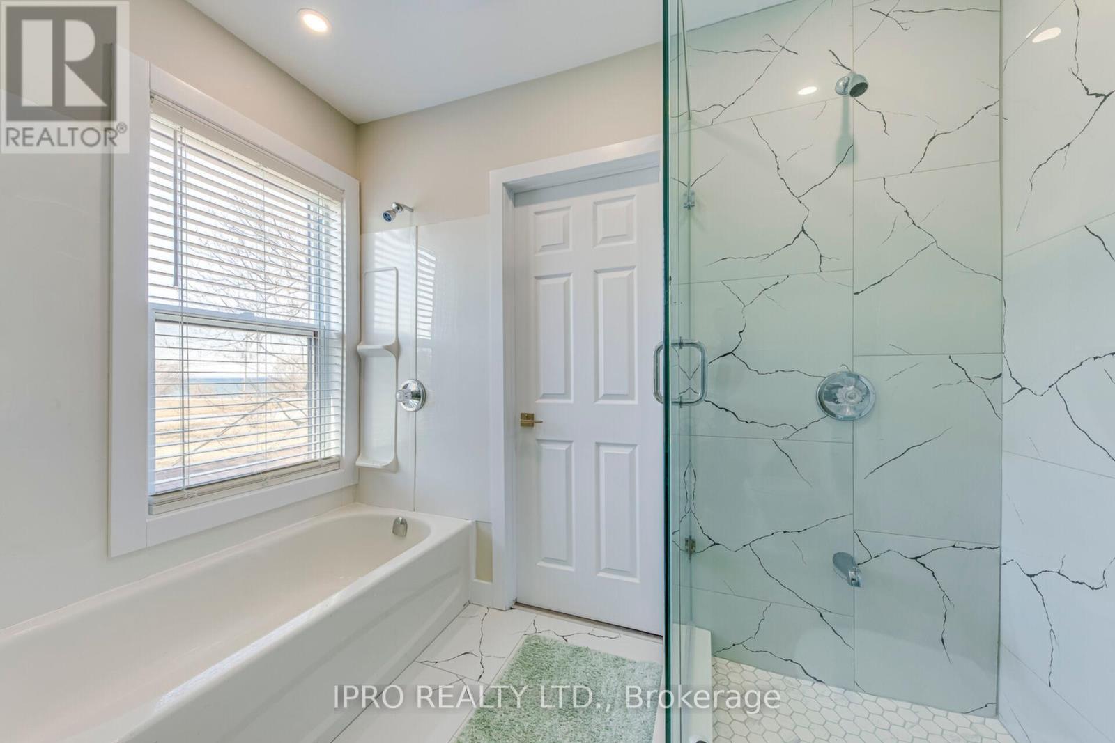 












3590 LAKESHORE ROAD

,
Lincoln (980 - Lincoln-Jordan/Vineland),




Ontario
L0R1B1


