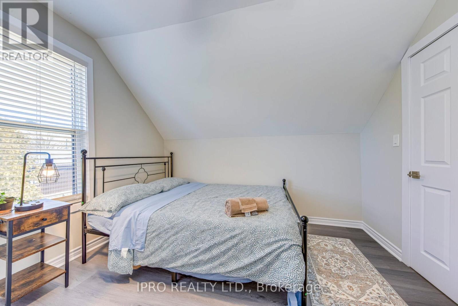 












3590 LAKESHORE ROAD

,
Lincoln (980 - Lincoln-Jordan/Vineland),




Ontario
L0R1B1

