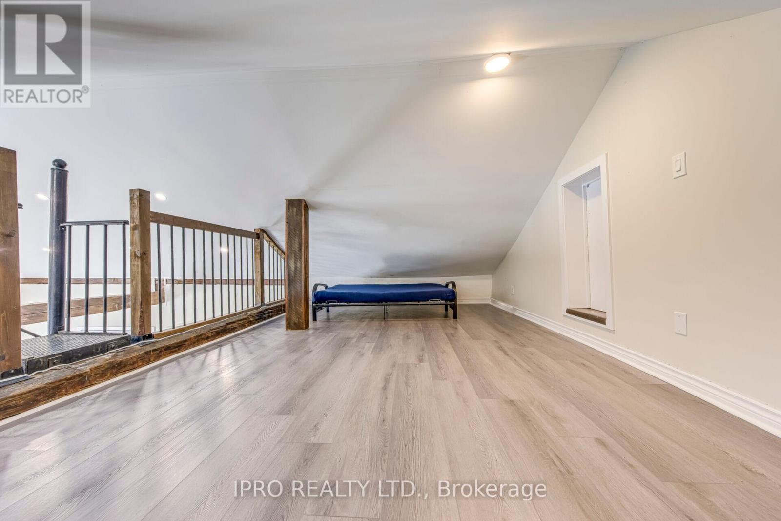 












3590 LAKESHORE ROAD

,
Lincoln (980 - Lincoln-Jordan/Vineland),




Ontario
L0R1B1

