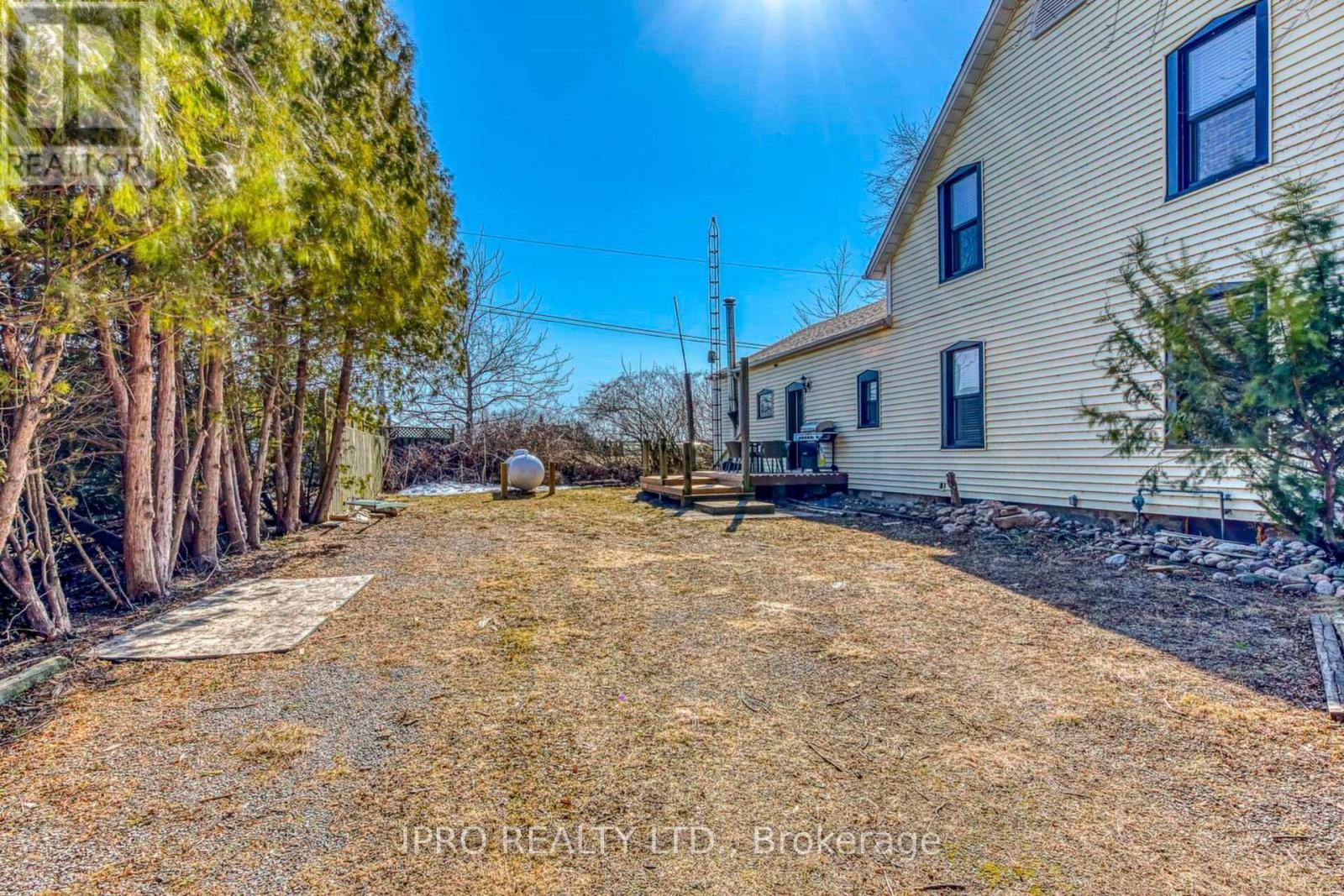 












3590 LAKESHORE ROAD

,
Lincoln (980 - Lincoln-Jordan/Vineland),




Ontario
L0R1B1

