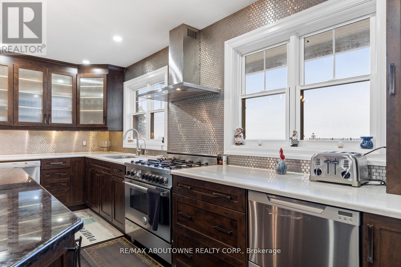 












1073 NORTH SERVICE ROAD

,
Hamilton (Stoney Creek),




Ontario
L8E5E1

