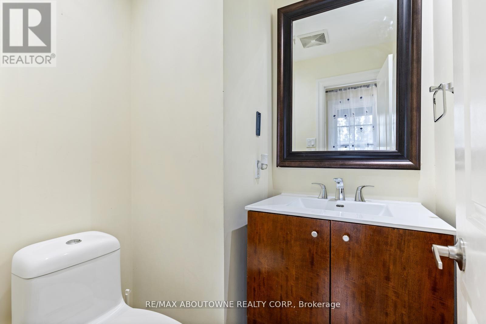 












1073 NORTH SERVICE ROAD

,
Hamilton (Stoney Creek),




Ontario
L8E5E1

