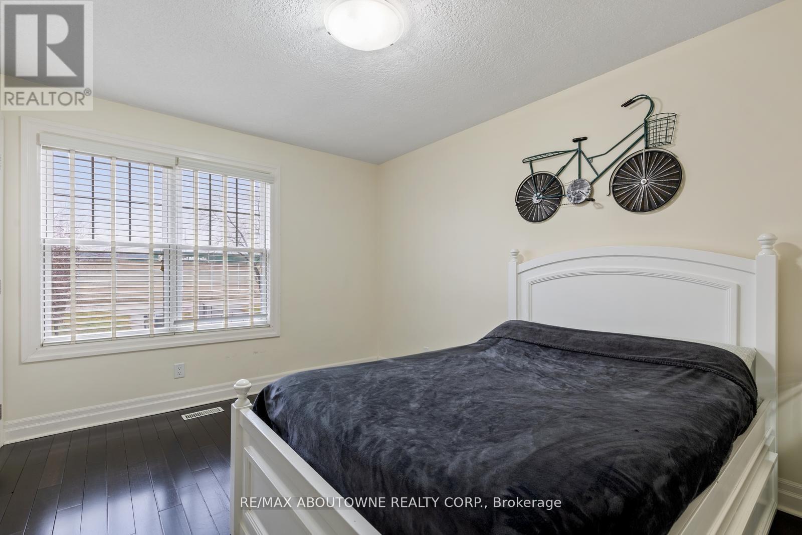 












1073 NORTH SERVICE ROAD

,
Hamilton (Stoney Creek),




Ontario
L8E5E1

