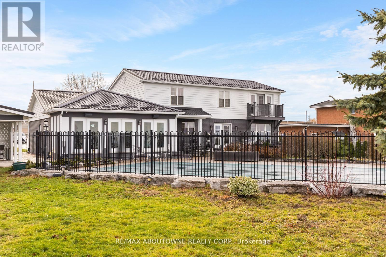 












1073 NORTH SERVICE ROAD

,
Hamilton (Stoney Creek),




Ontario
L8E5E1

