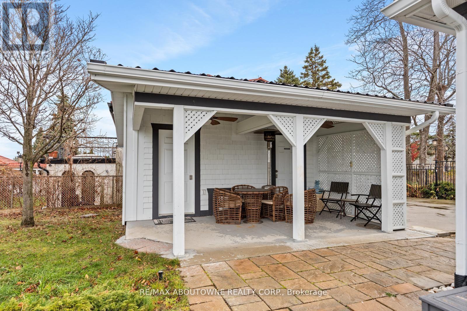 












1073 NORTH SERVICE ROAD

,
Hamilton (Stoney Creek),




Ontario
L8E5E1

