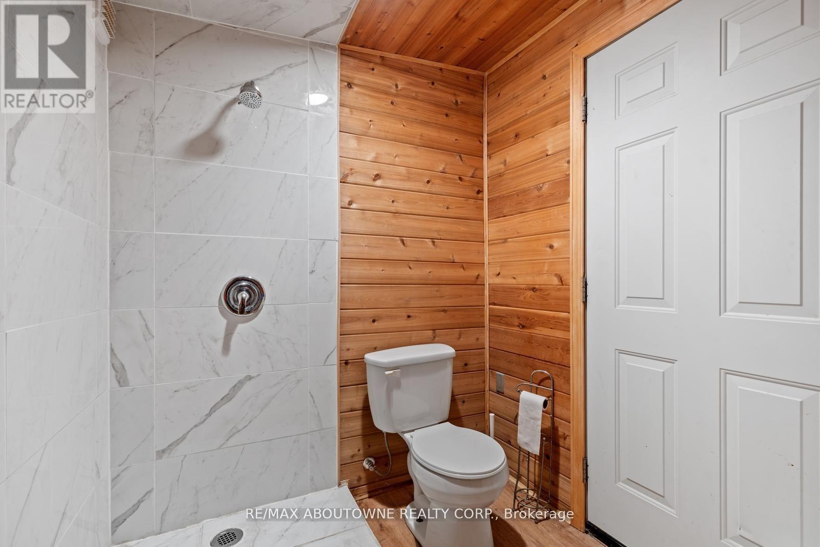 












1073 NORTH SERVICE ROAD

,
Hamilton (Stoney Creek),




Ontario
L8E5E1

