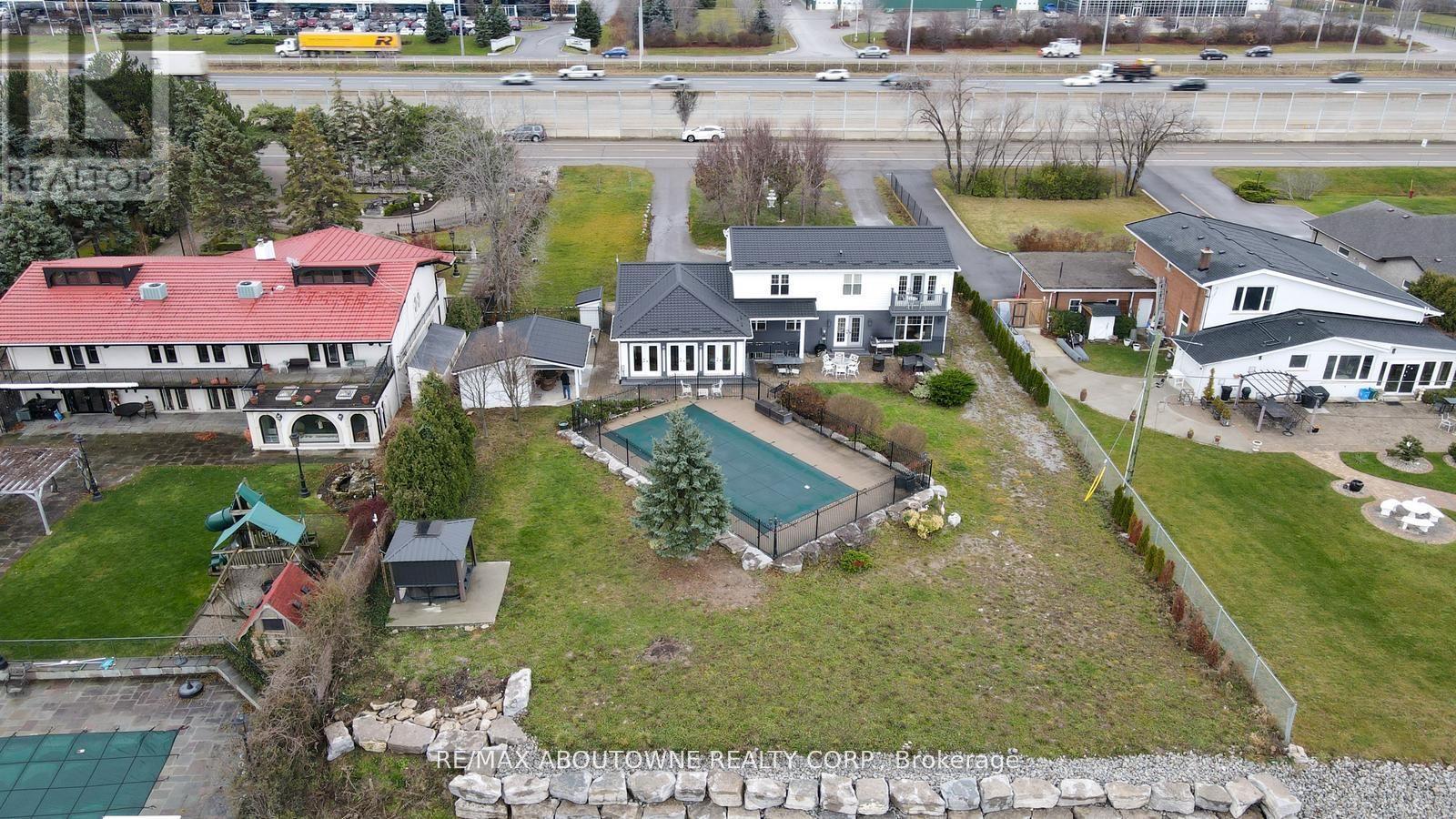 












1073 NORTH SERVICE ROAD

,
Hamilton (Stoney Creek),




Ontario
L8E5E1

