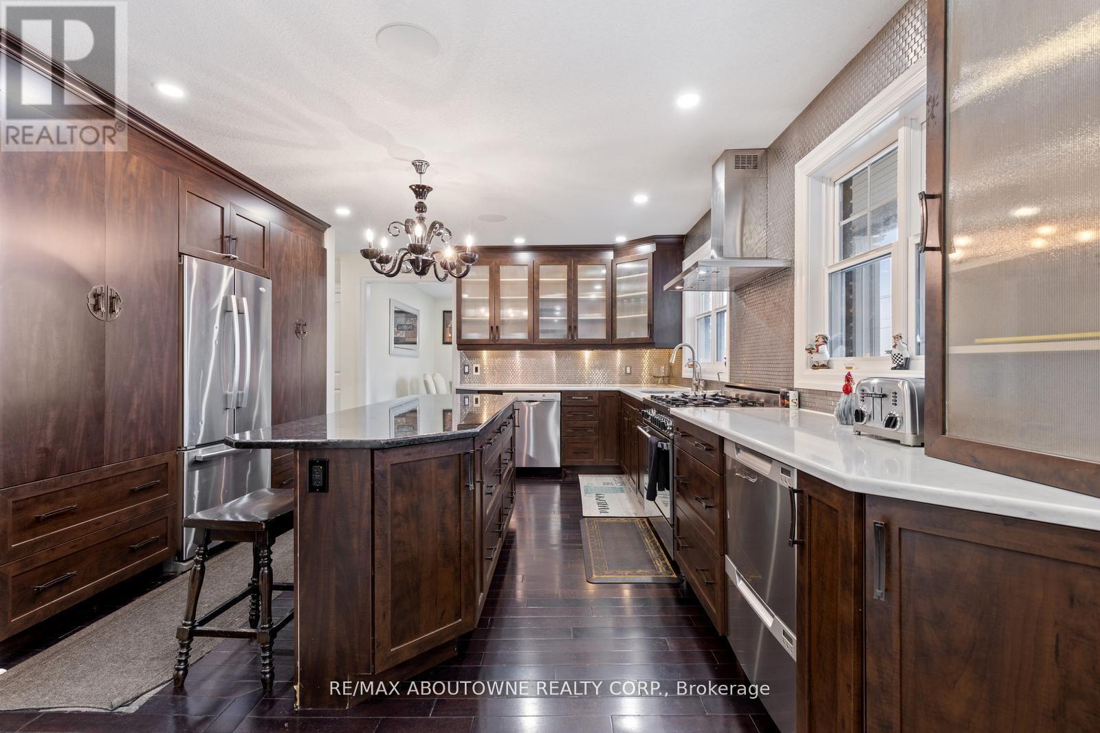 












1073 NORTH SERVICE ROAD

,
Hamilton (Stoney Creek),




Ontario
L8E5E1

