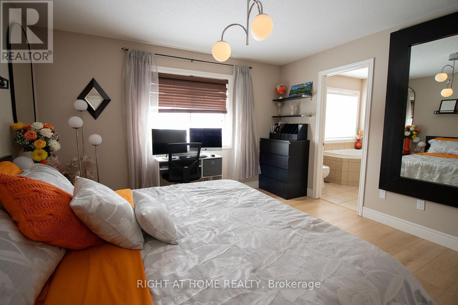 












279 SOUTH STREET E

,
West Grey,




Ontario
N0G1R0

