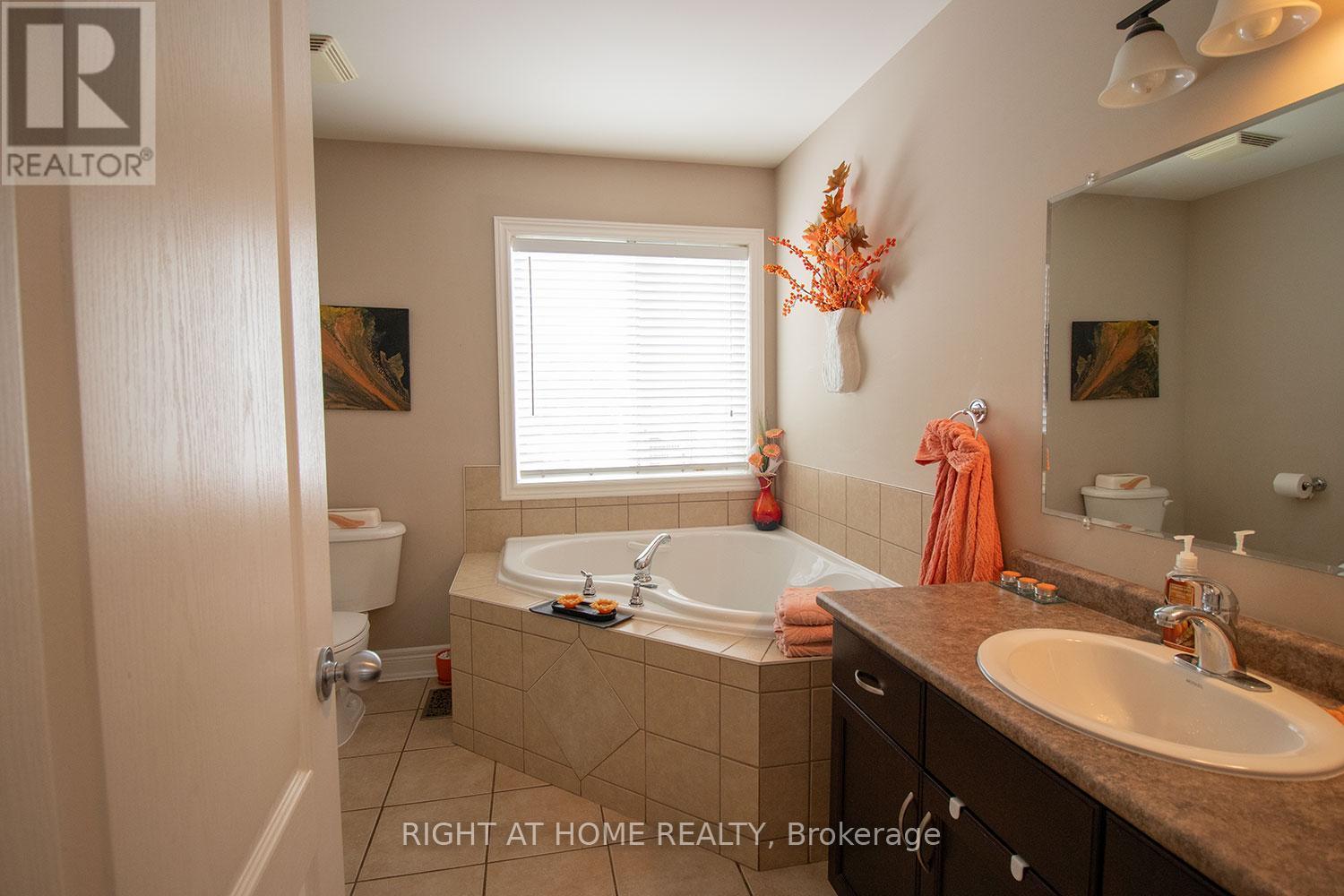 












279 SOUTH STREET E

,
West Grey,




Ontario
N0G1R0

