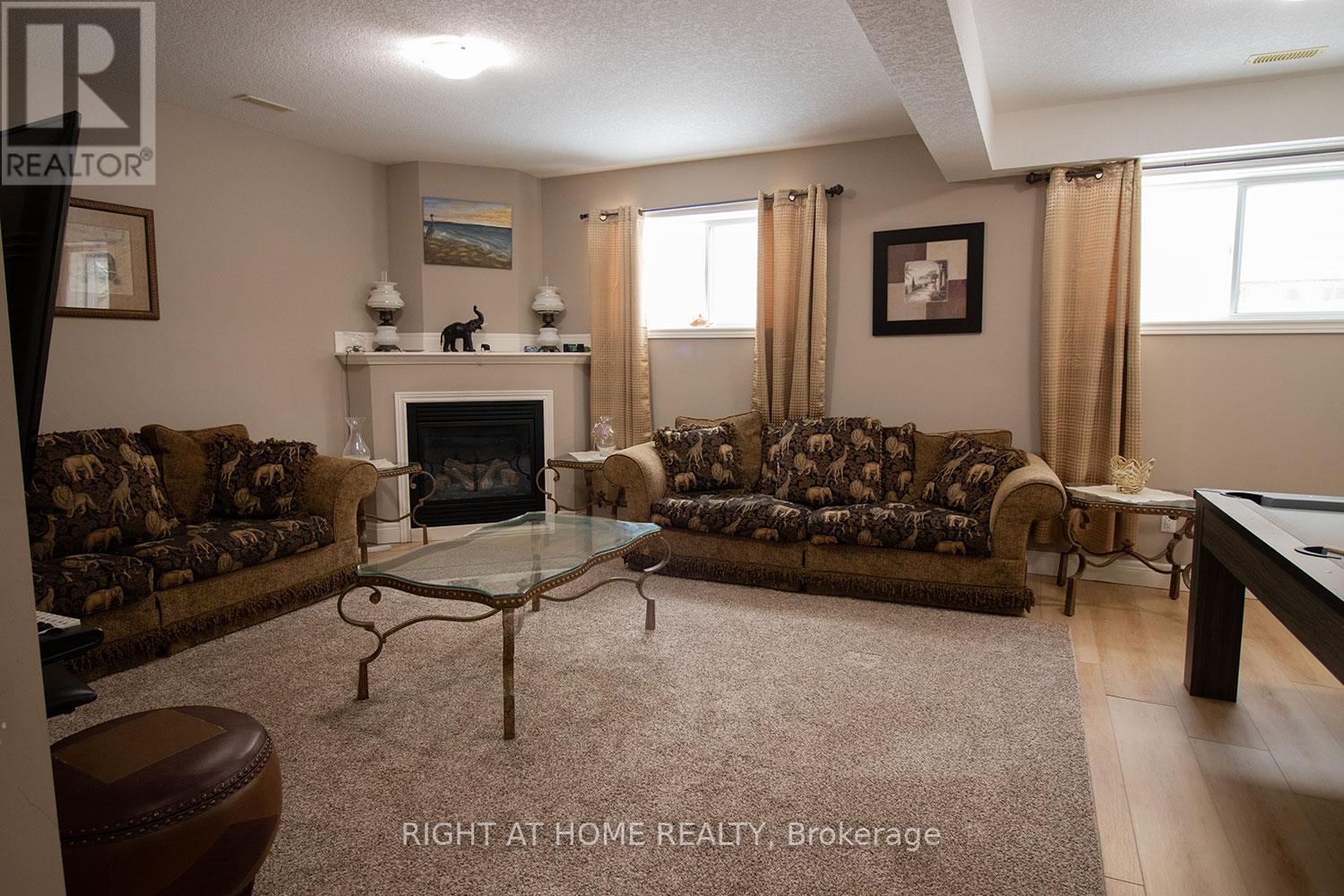 












279 SOUTH STREET E

,
West Grey,




Ontario
N0G1R0

