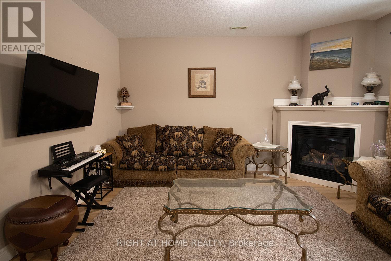 












279 SOUTH STREET E

,
West Grey,




Ontario
N0G1R0

