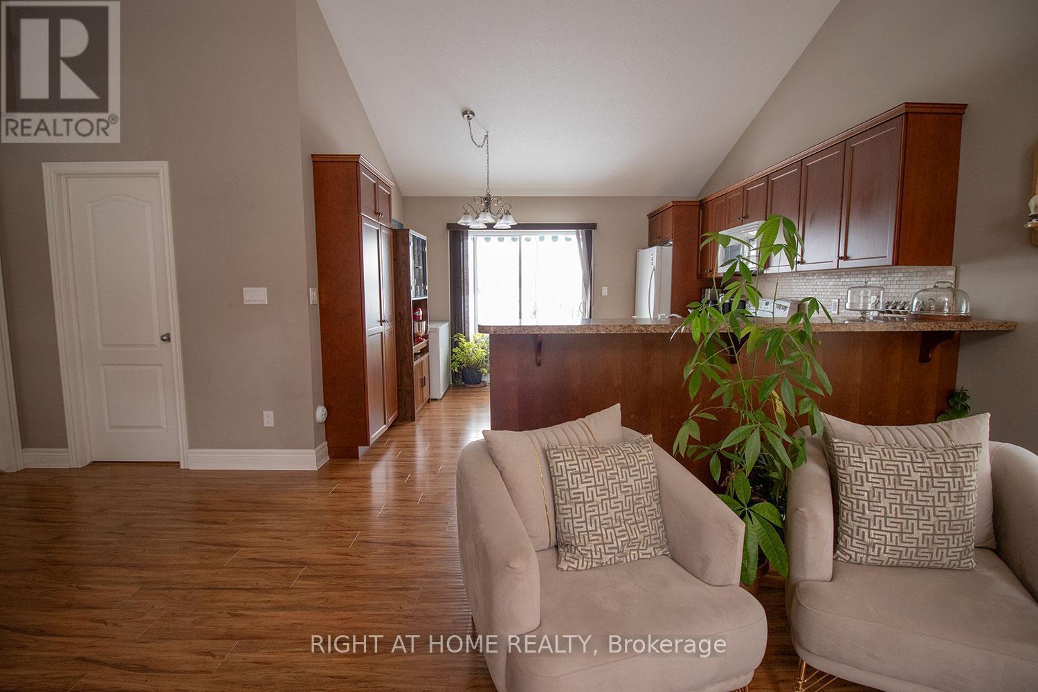












279 SOUTH STREET E

,
West Grey,




Ontario
N0G1R0


