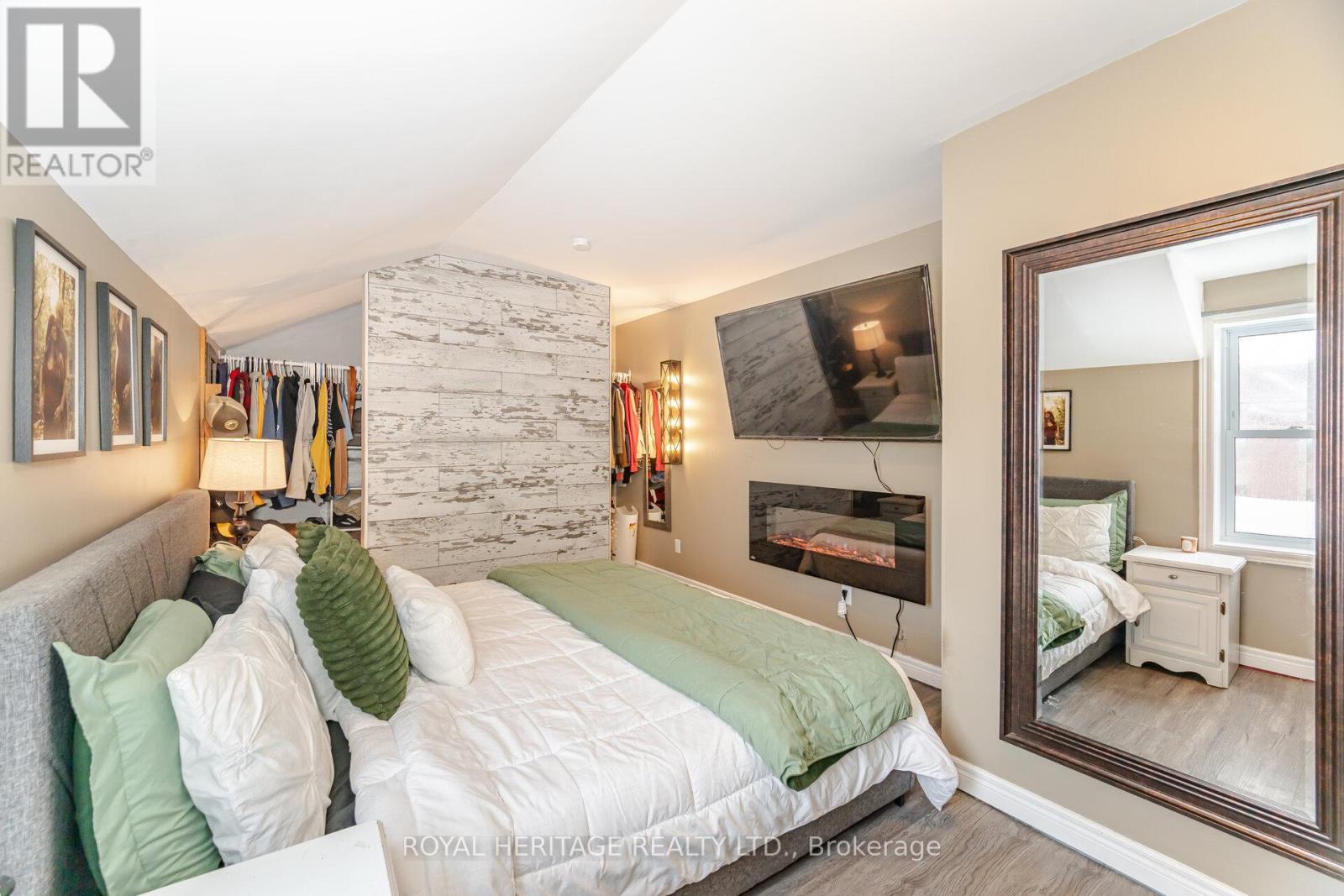 












381 MAIN STREET E

,
Southgate,




Ontario
N0C1B0

