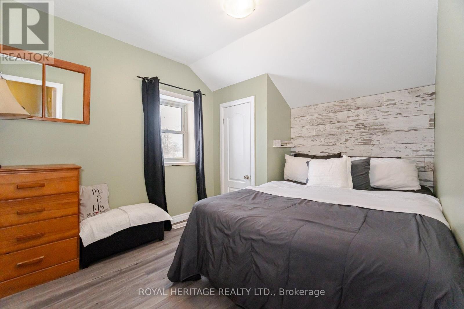 












381 MAIN STREET E

,
Southgate,




Ontario
N0C1B0

