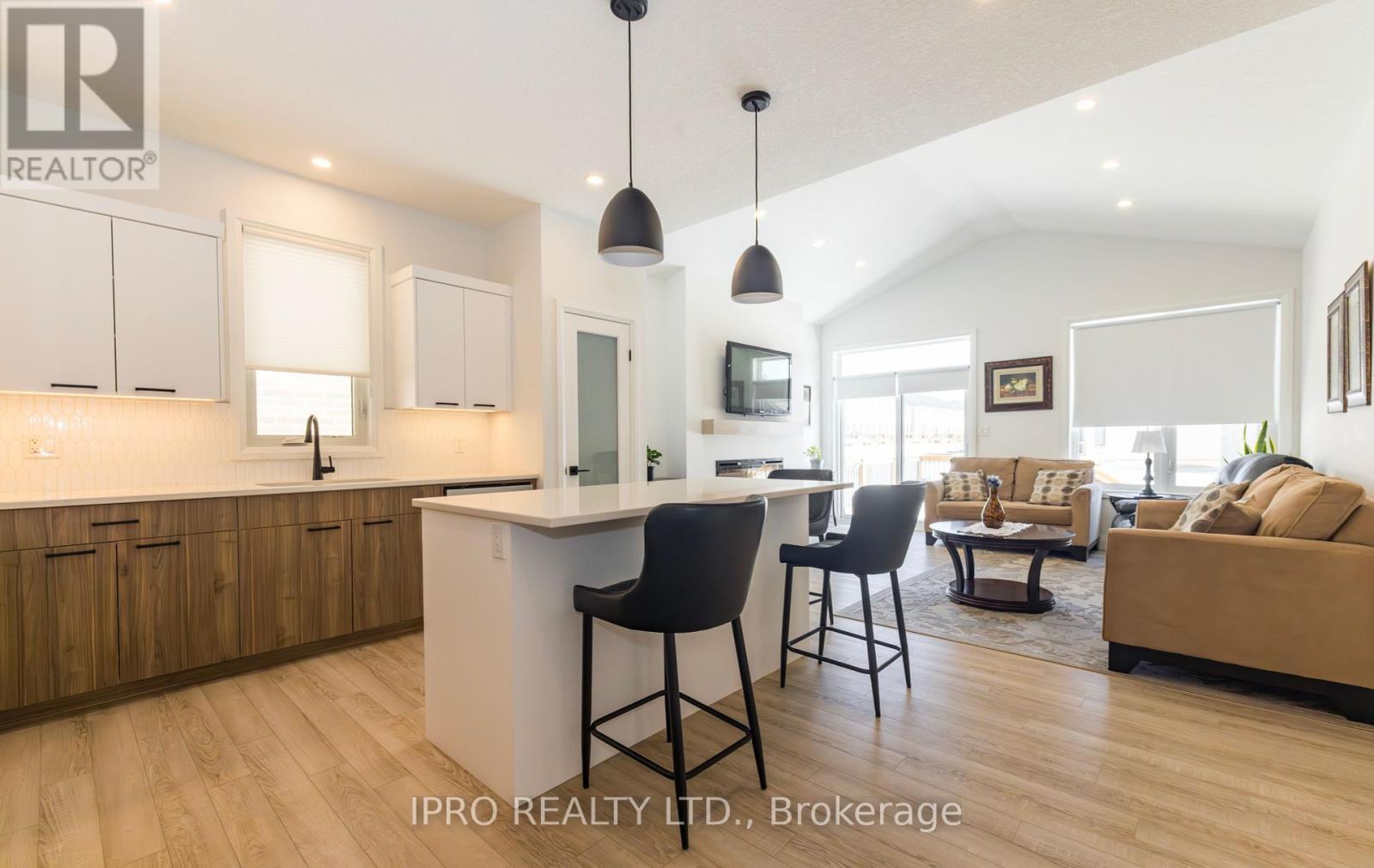 












23 MARTIN STREET

,
Tillsonburg,




Ontario
N4G0K3

