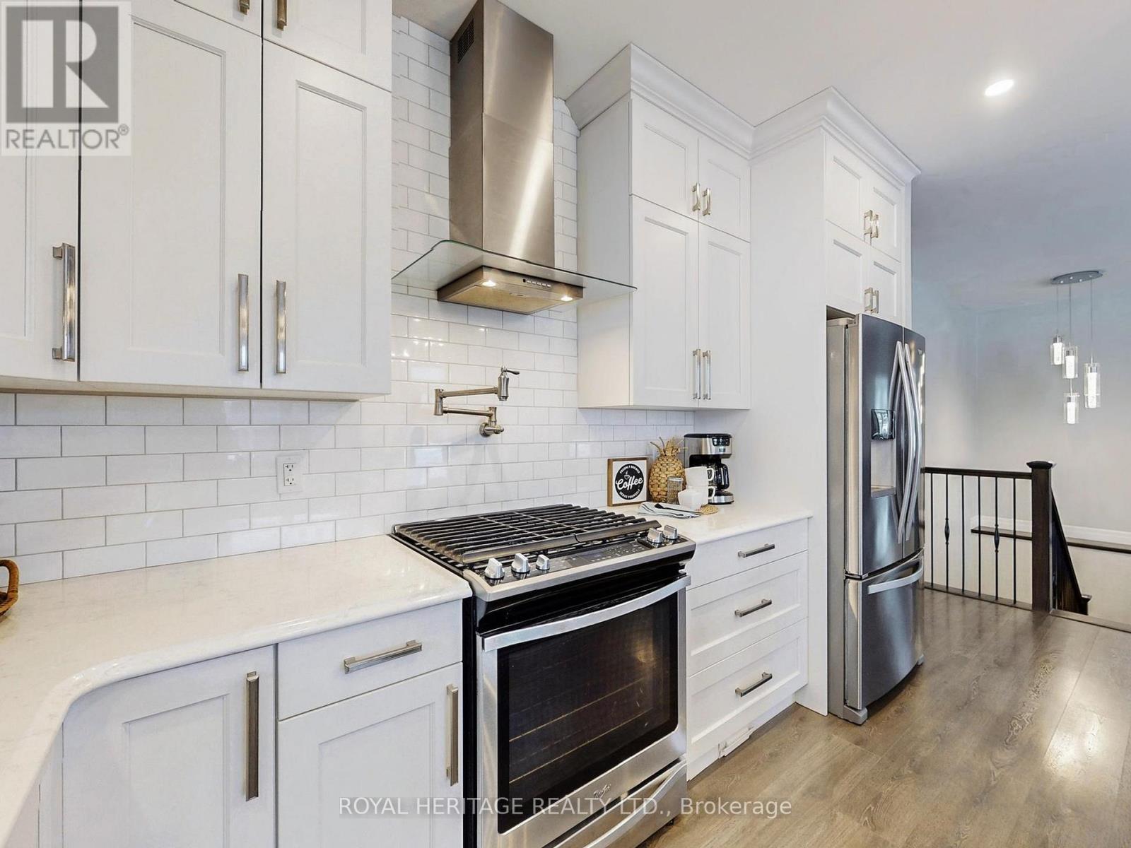 












22 BEL AIR CRESCENT

,
Quinte West (Murray Ward),




Ontario
K8V0H4

