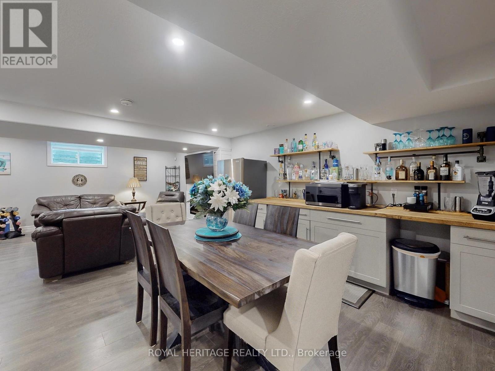 












22 BEL AIR CRESCENT

,
Quinte West (Murray Ward),




Ontario
K8V0H4

