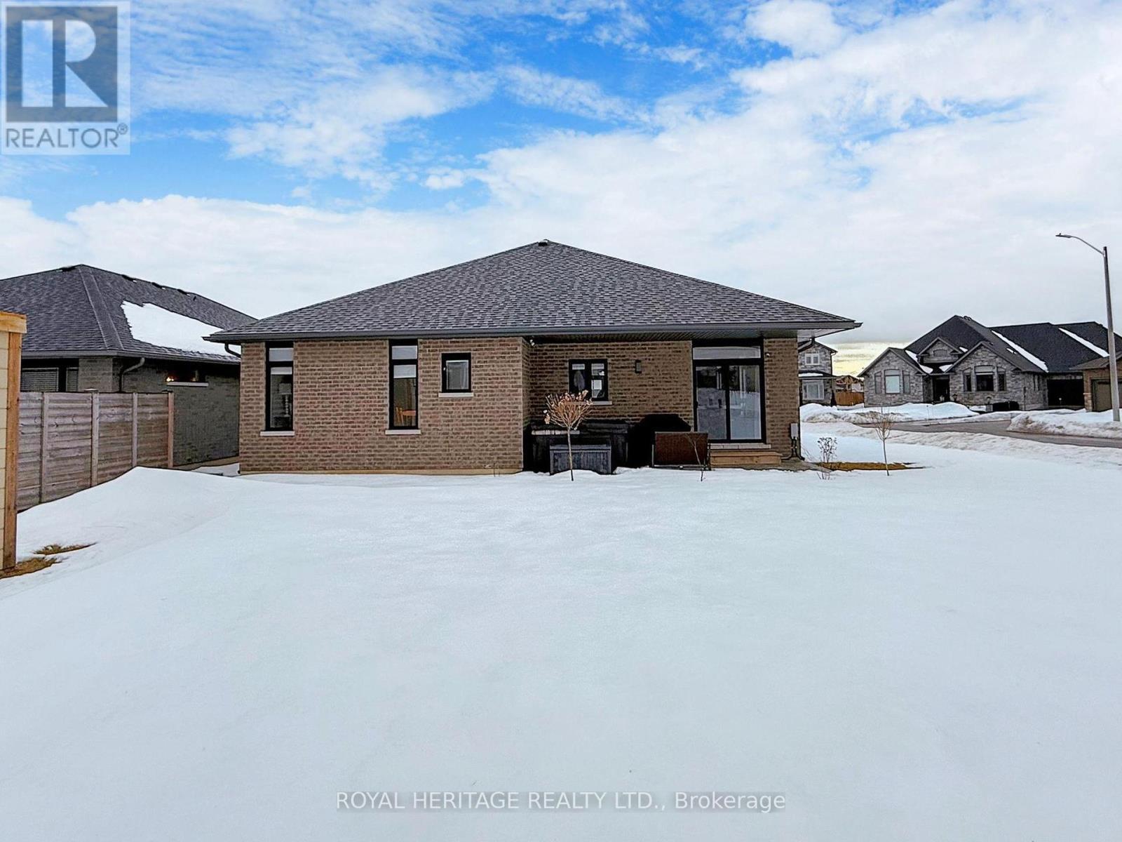 












22 BEL AIR CRESCENT

,
Quinte West (Murray Ward),




Ontario
K8V0H4

