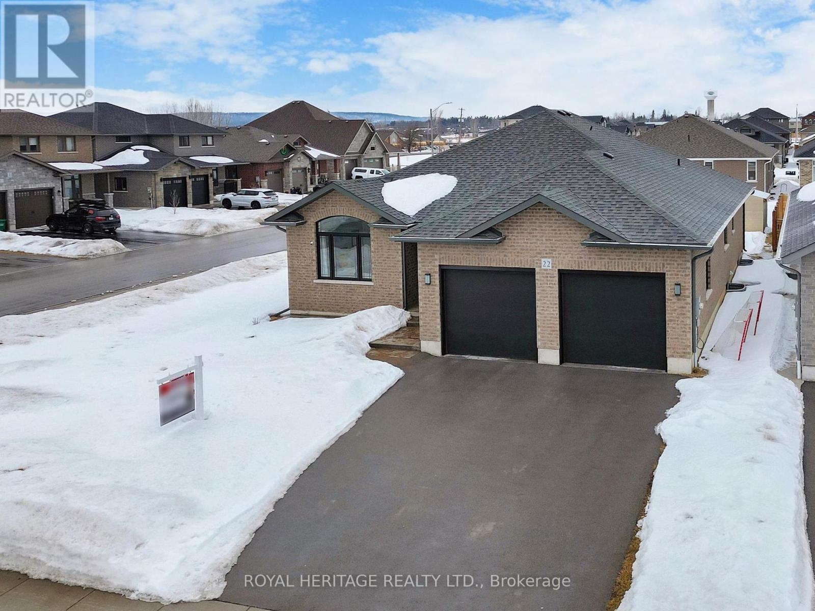 












22 BEL AIR CRESCENT

,
Quinte West (Murray Ward),




Ontario
K8V0H4

