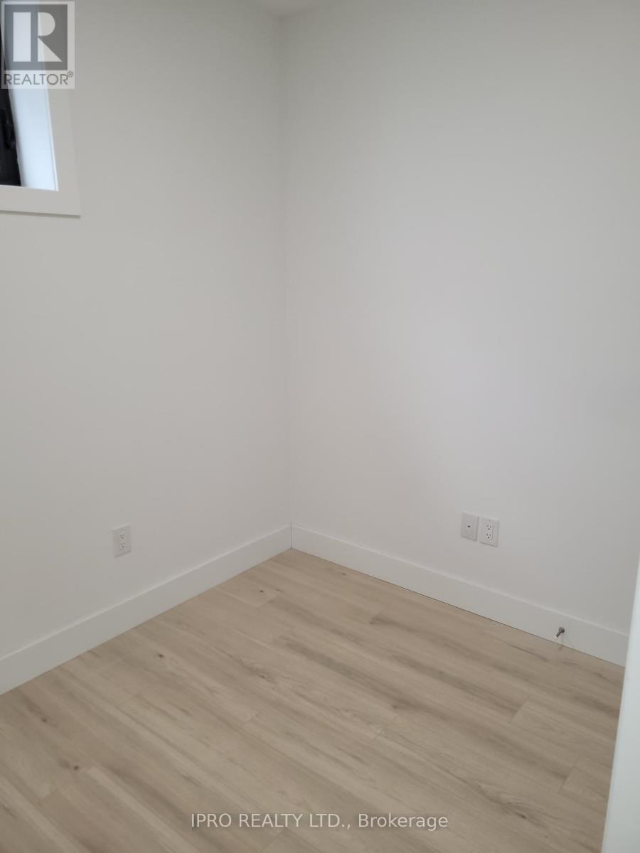 












101 - 7277 WILSON CRESCENT

,
Niagara Falls (220 - Oldfield),




Ontario
L2G4R8


