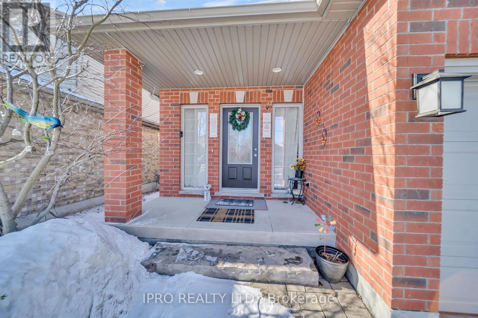 












64 NORTON DRIVE

,
Guelph (Grange Road),




Ontario
N1E7K8


