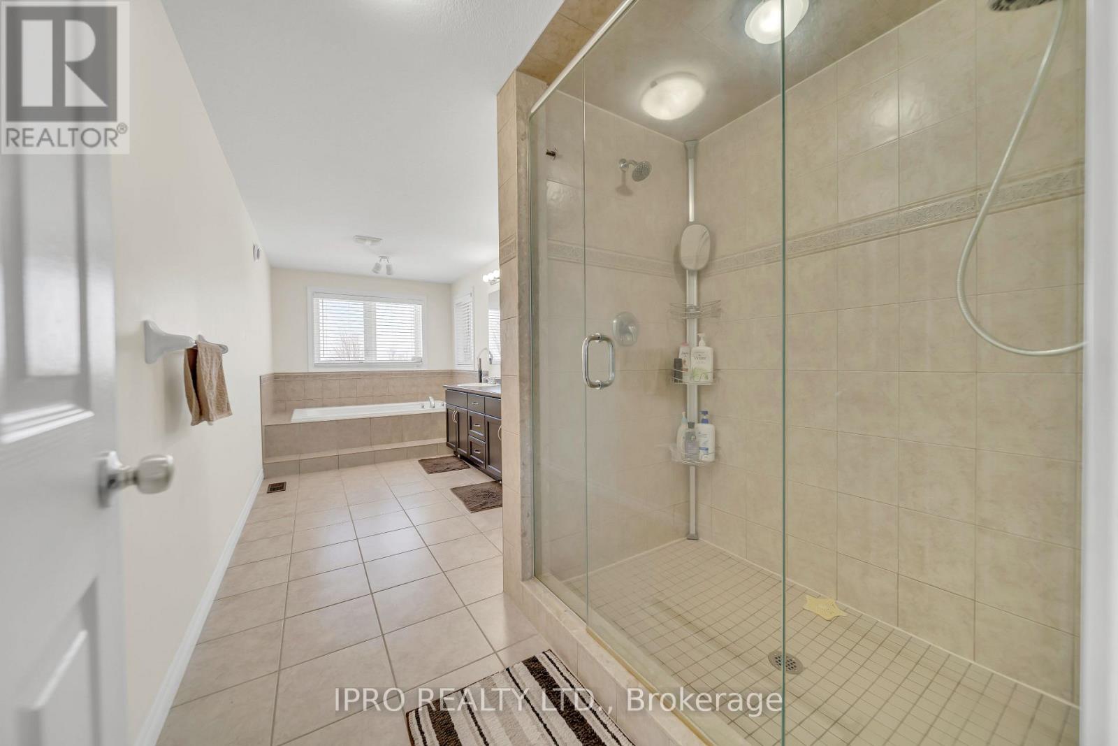 












64 NORTON DRIVE

,
Guelph (Grange Road),




Ontario
N1E7K8

