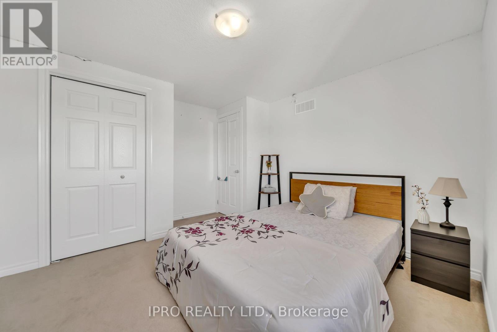 












64 NORTON DRIVE

,
Guelph (Grange Road),




Ontario
N1E7K8

