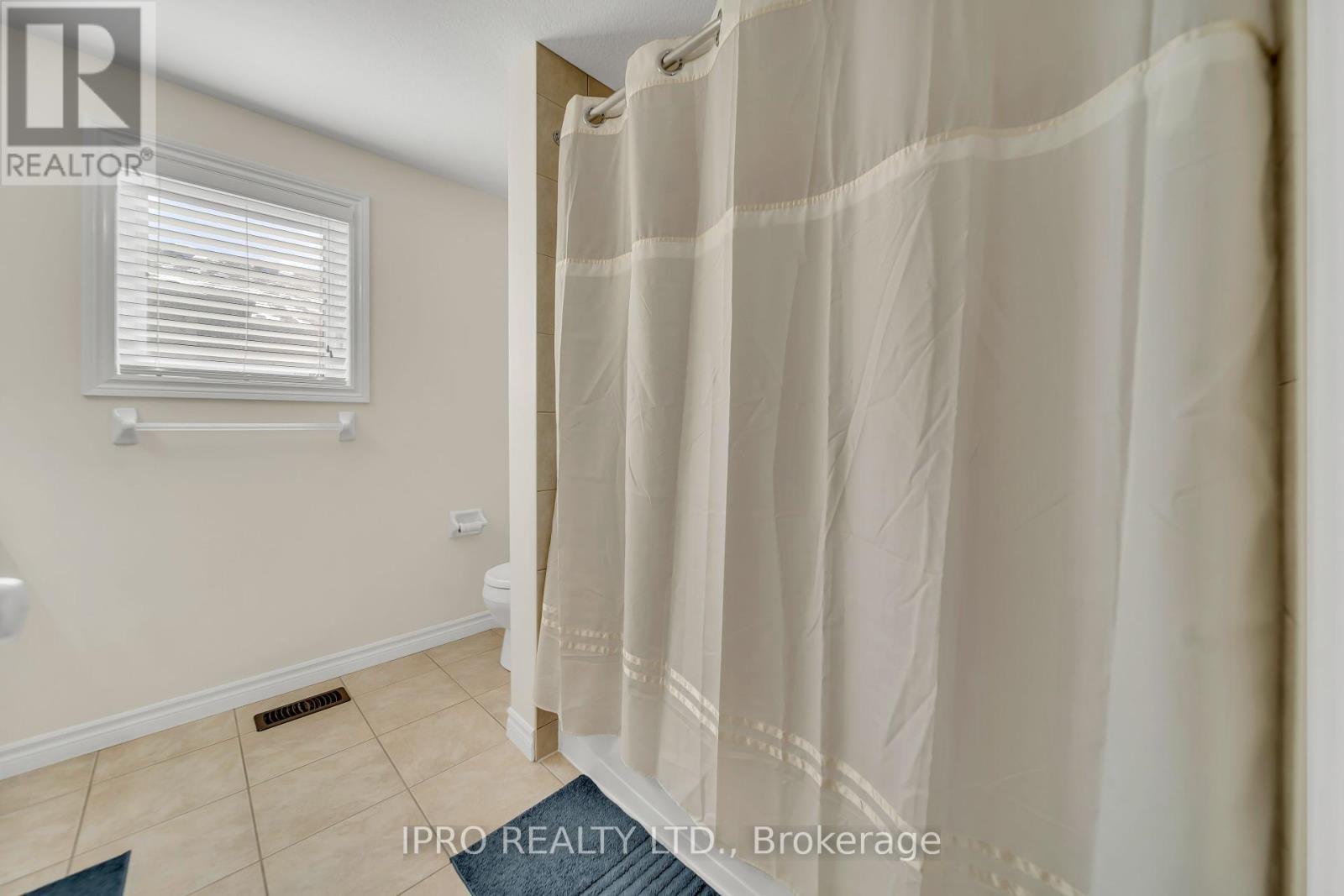 












64 NORTON DRIVE

,
Guelph (Grange Road),




Ontario
N1E7K8

