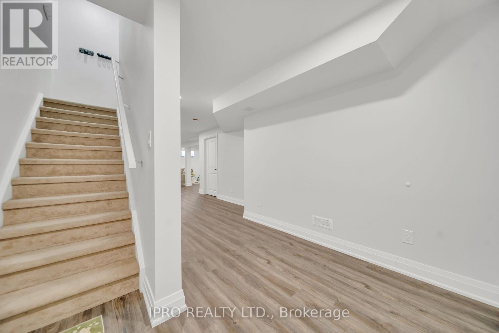 












64 NORTON DRIVE

,
Guelph (Grange Road),




Ontario
N1E7K8

