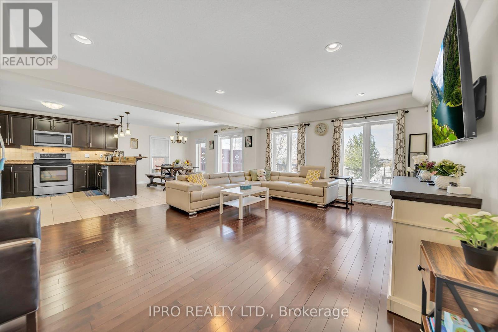 












64 NORTON DRIVE

,
Guelph (Grange Road),




Ontario
N1E7K8

