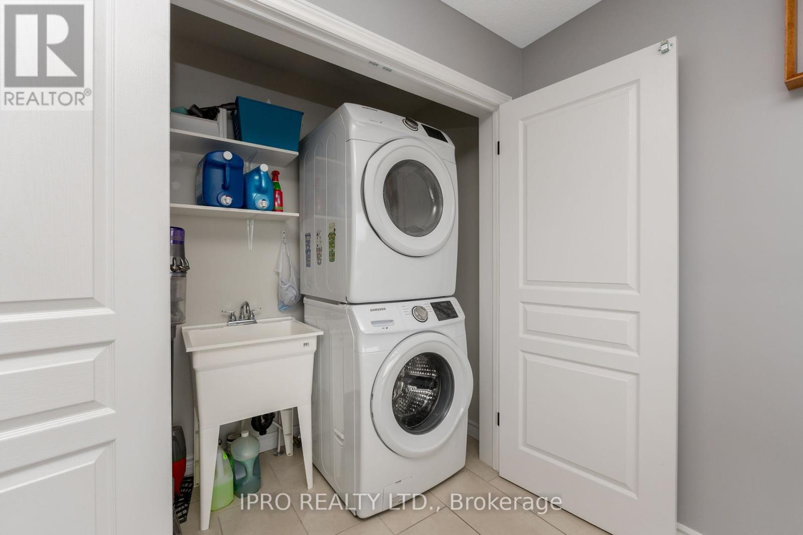 












28 TAYLOR DRIVE

,
East Luther Grand Valley (Grand Valley),




Ontario
L9W6P4

