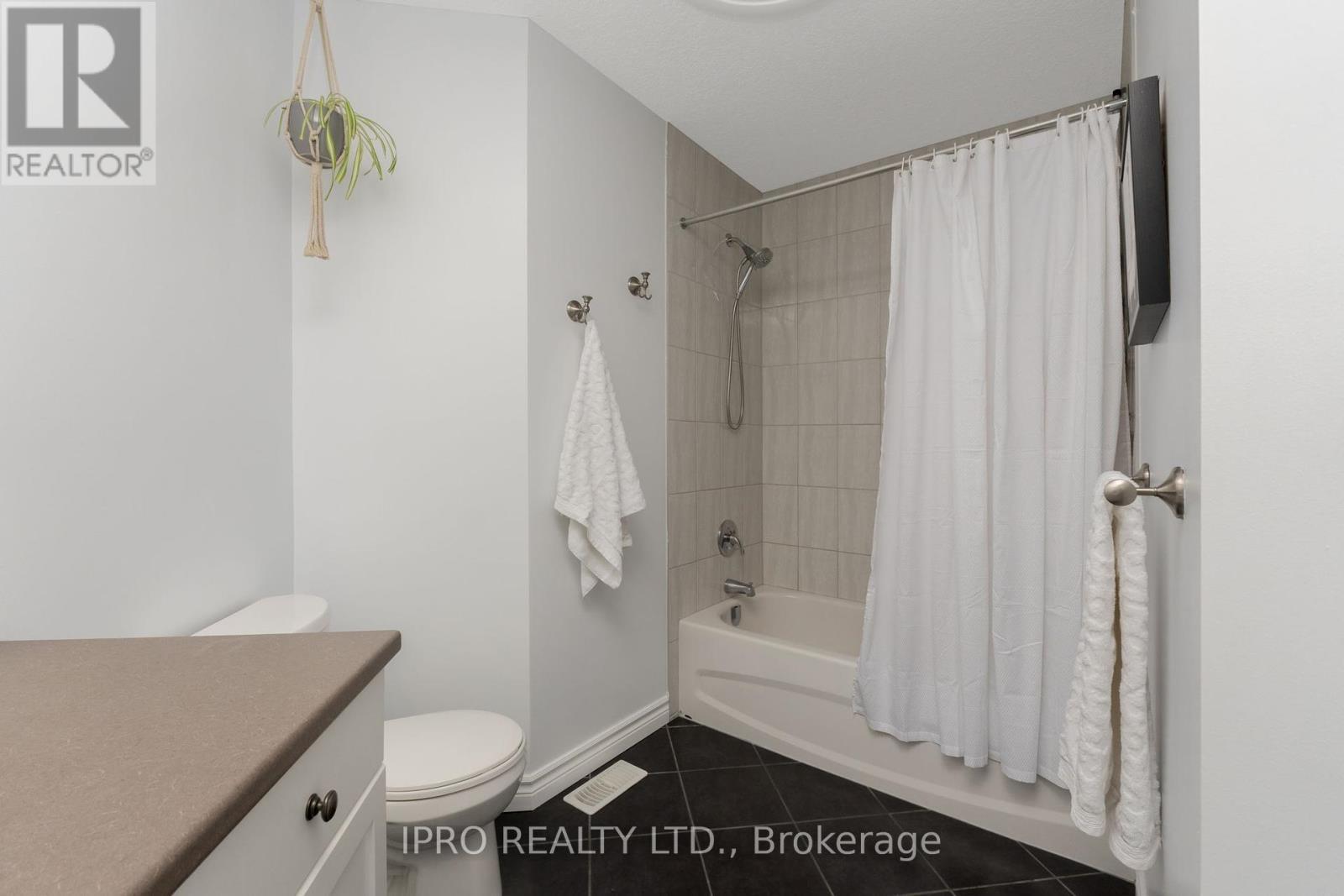 












28 TAYLOR DRIVE

,
East Luther Grand Valley (Grand Valley),




Ontario
L9W6P4

