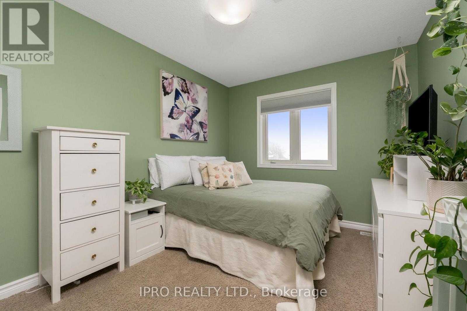 












28 TAYLOR DRIVE

,
East Luther Grand Valley (Grand Valley),




Ontario
L9W6P4


